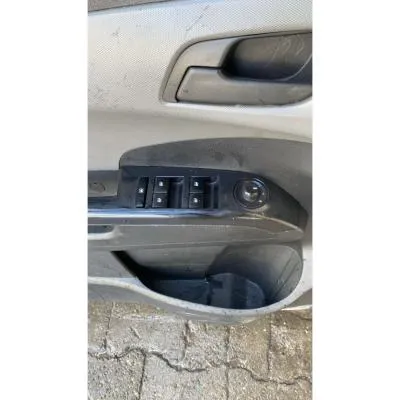 Chevrolet Yeni Aveo T300 Sol Ön Dörtlü Cam Düğmesi Çıkma GM Orijinal 95188246