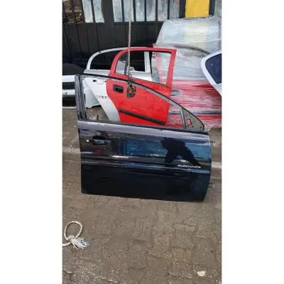 Opel Vectra C, Signum Çıkma Orijinal Sağ Ön Kapı Siyah renk 