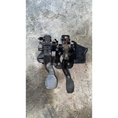 Opel Corsa D Fren Debriyaj Pedal Takımı GM 