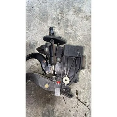 Opel Corsa D Debriyaj Üst Merkez GM Orijinal 