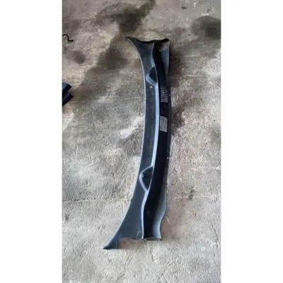 Opel Corsa D Silecek Alt Izgarası GM (Cam Önü Izgarası)