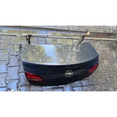 Opel Astra J Sedan Bagaj Kapağı Dolu Arka Set 